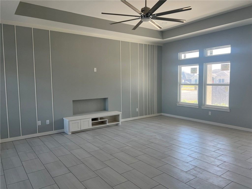 6865 La Salle Dr Property Photo 7