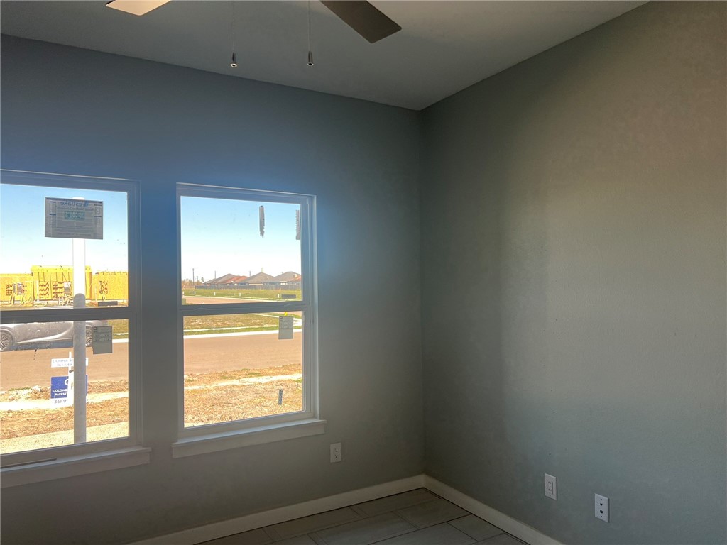 6865 La Salle Dr Property Photo 14