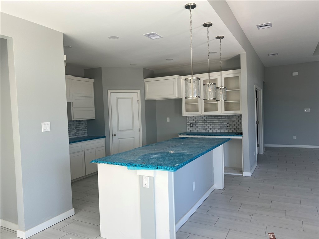 6865 La Salle Dr Property Photo 20