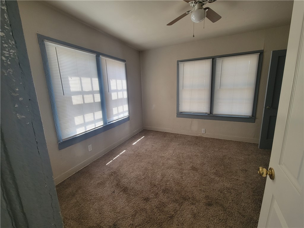700 W Sinton St A Property Photo 8