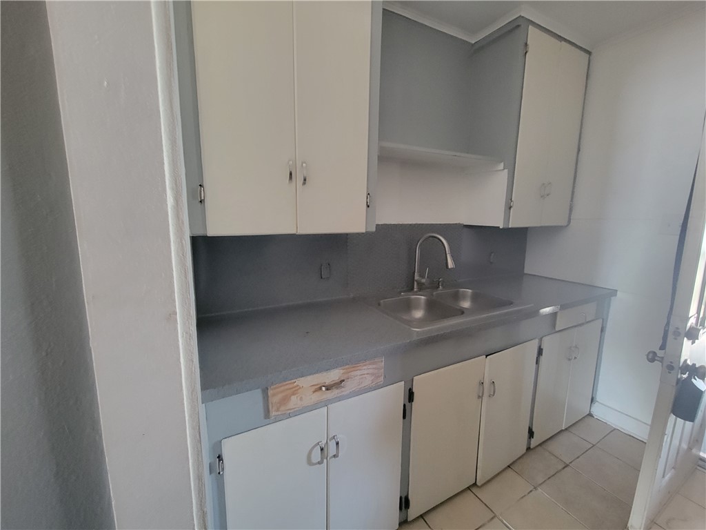 700 W Sinton St A Property Photo 11