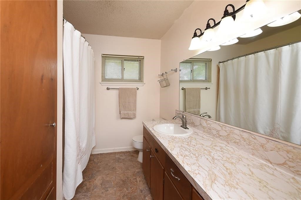 1338 Meadowlane Dr Property Photo 12