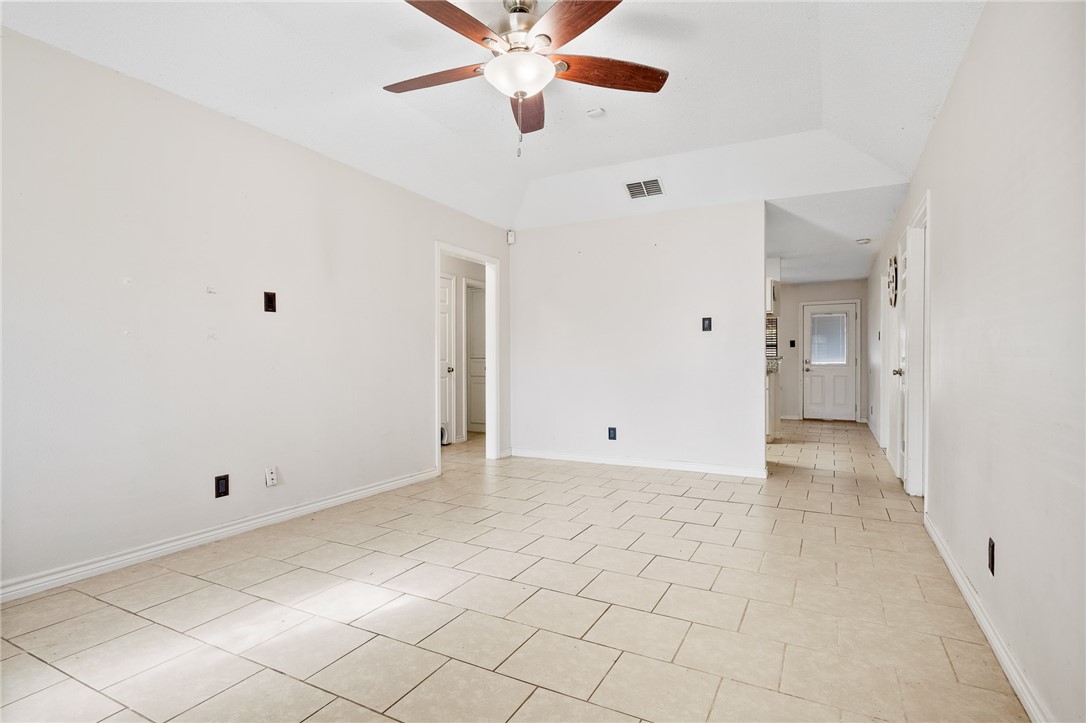 3001 Westlake Dr Property Photo 6