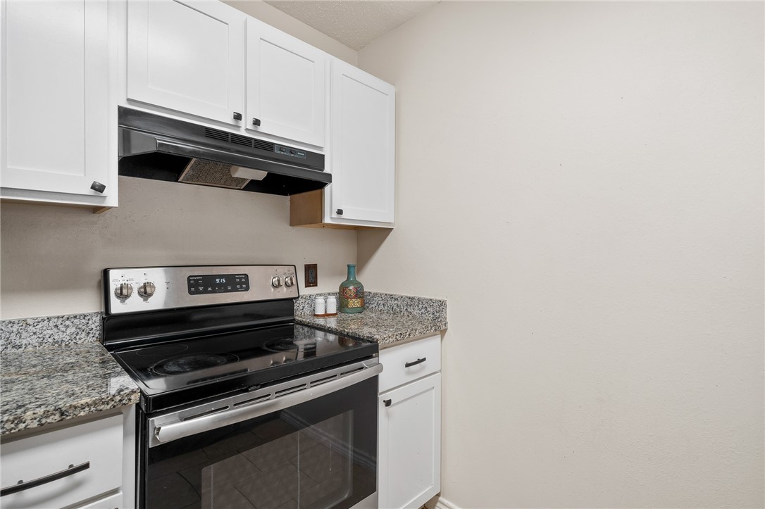 3001 Westlake Dr Property Photo 10