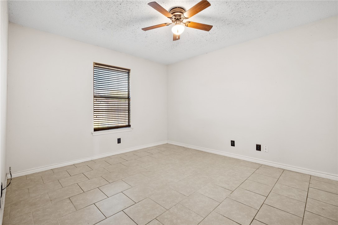 3001 Westlake Dr Property Photo 14