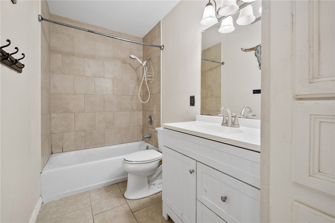 3001 Westlake Dr Property Photo 20