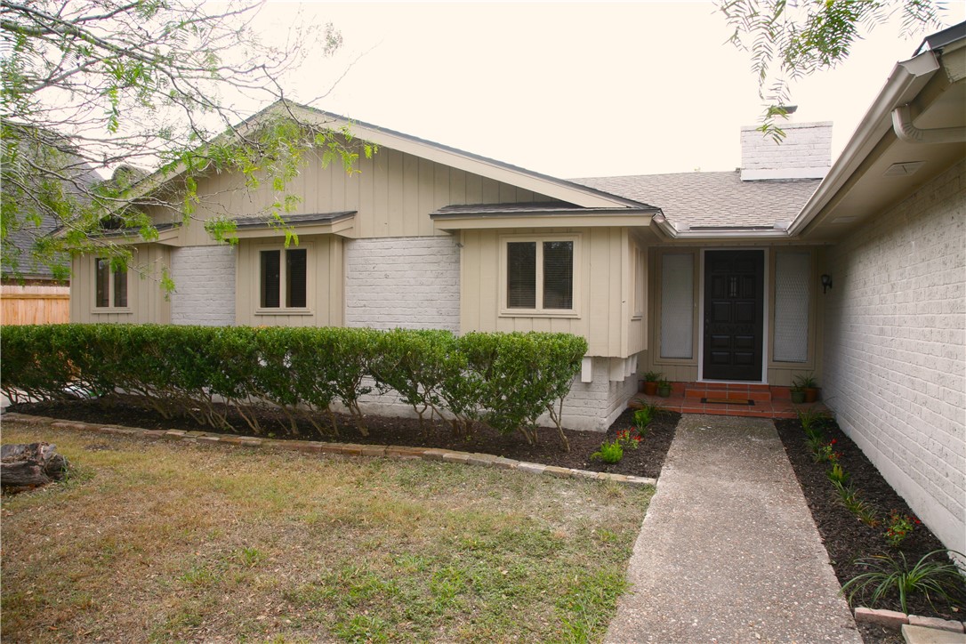4517 Acushnet Dr Property Photo 2