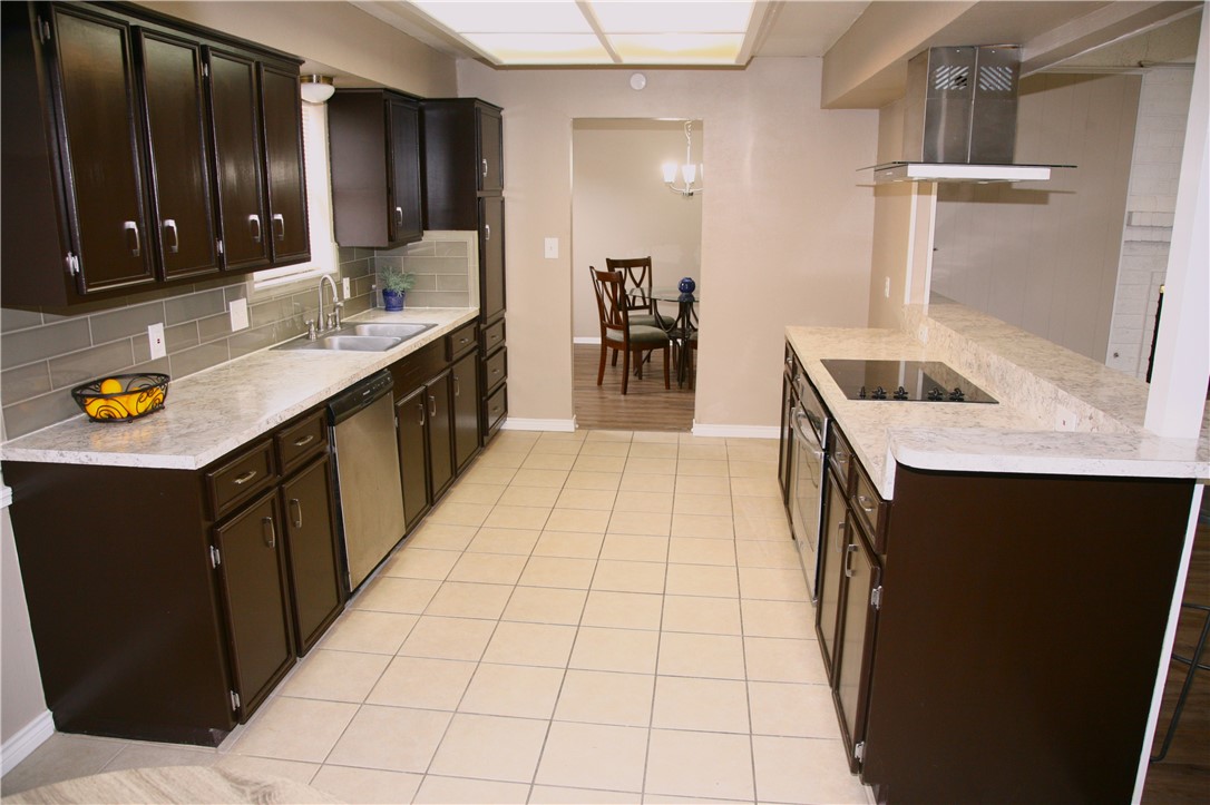 4517 Acushnet Dr Property Photo 6