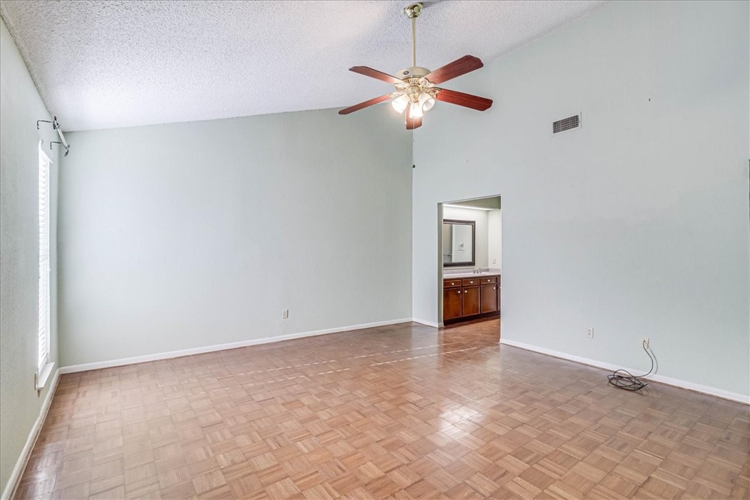 4621 Hogan Dr Property Photo 15