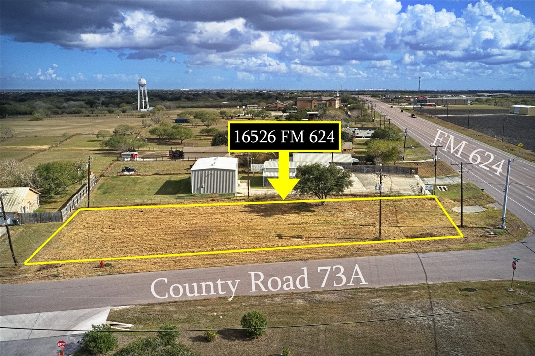 16526 Fm 624 Property Photo 2