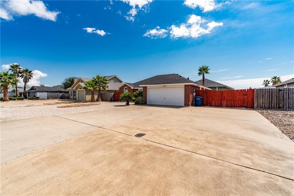 15634 Finistere St Property Photo 1