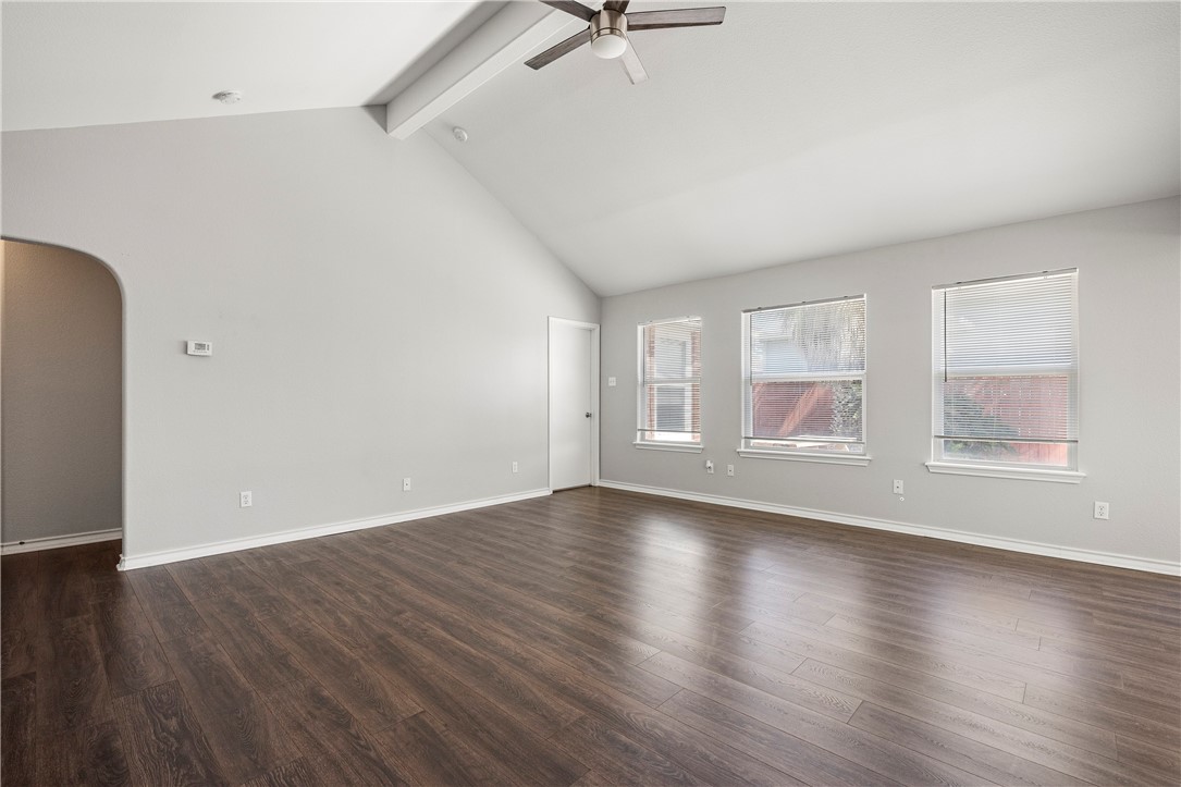 15634 Finistere St Property Photo 8