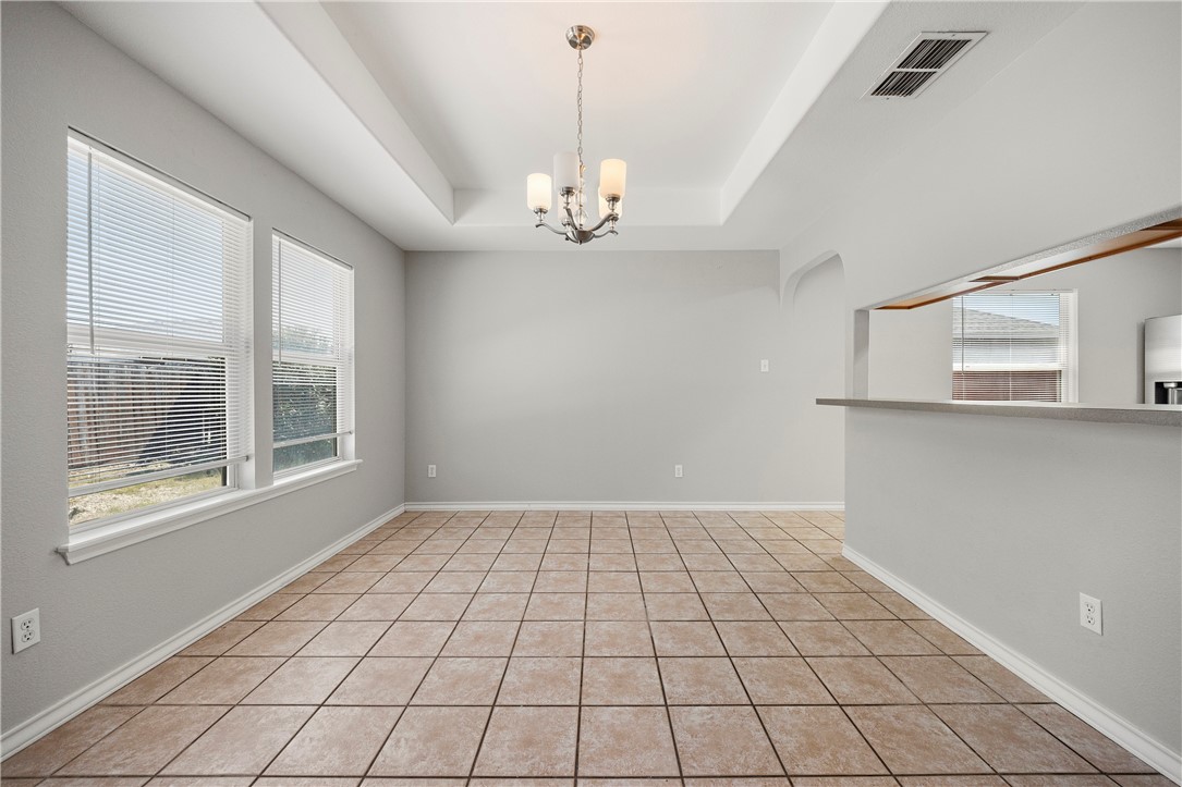 15634 Finistere St Property Photo 10
