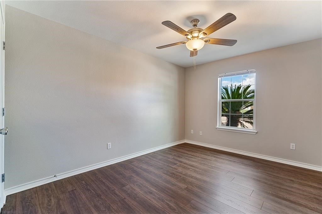 15634 Finistere St Property Photo 17