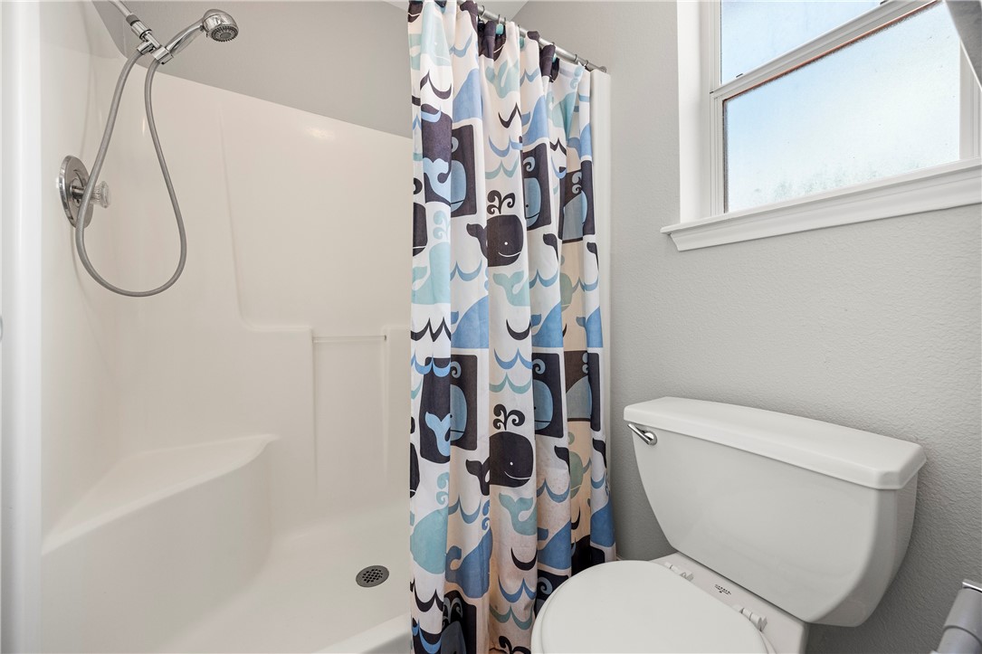15634 Finistere St Property Photo 18