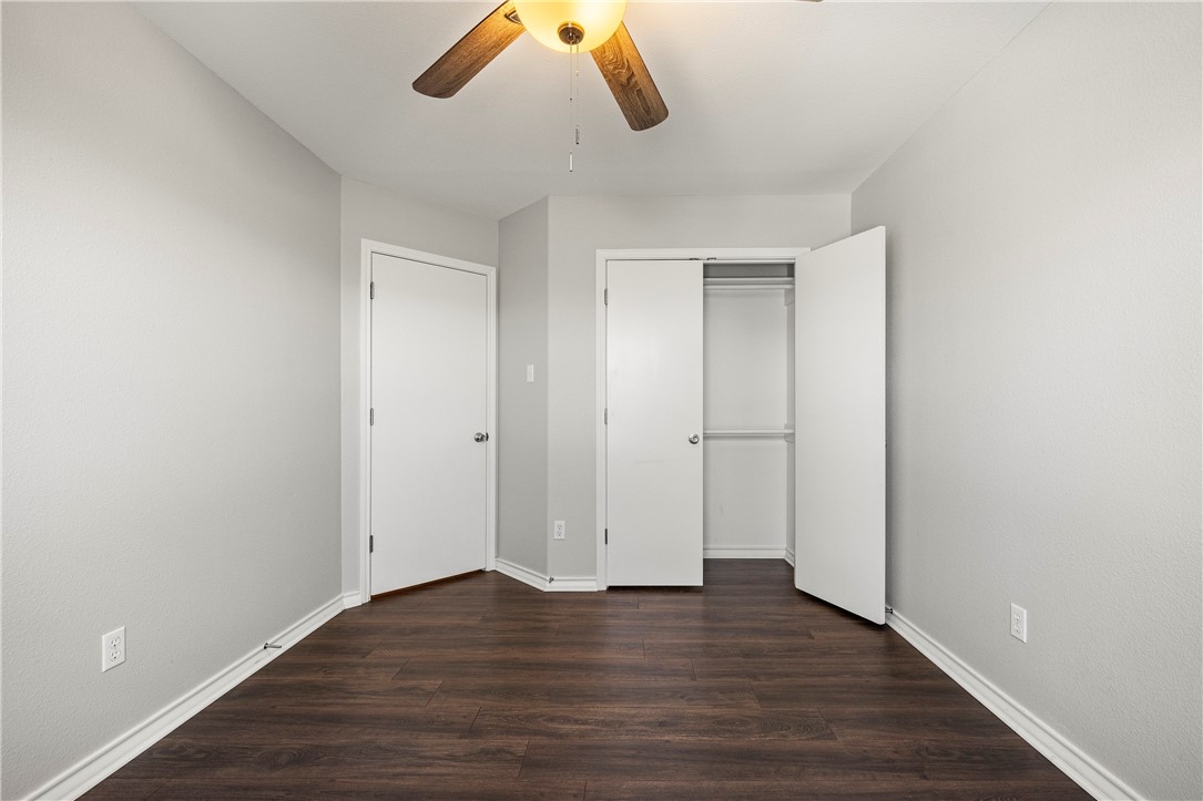 15634 Finistere St Property Photo 21