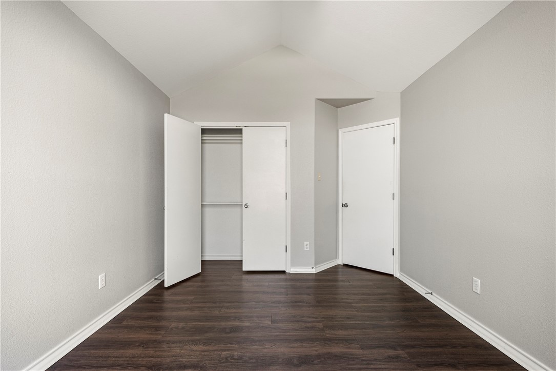15634 Finistere St Property Photo 23
