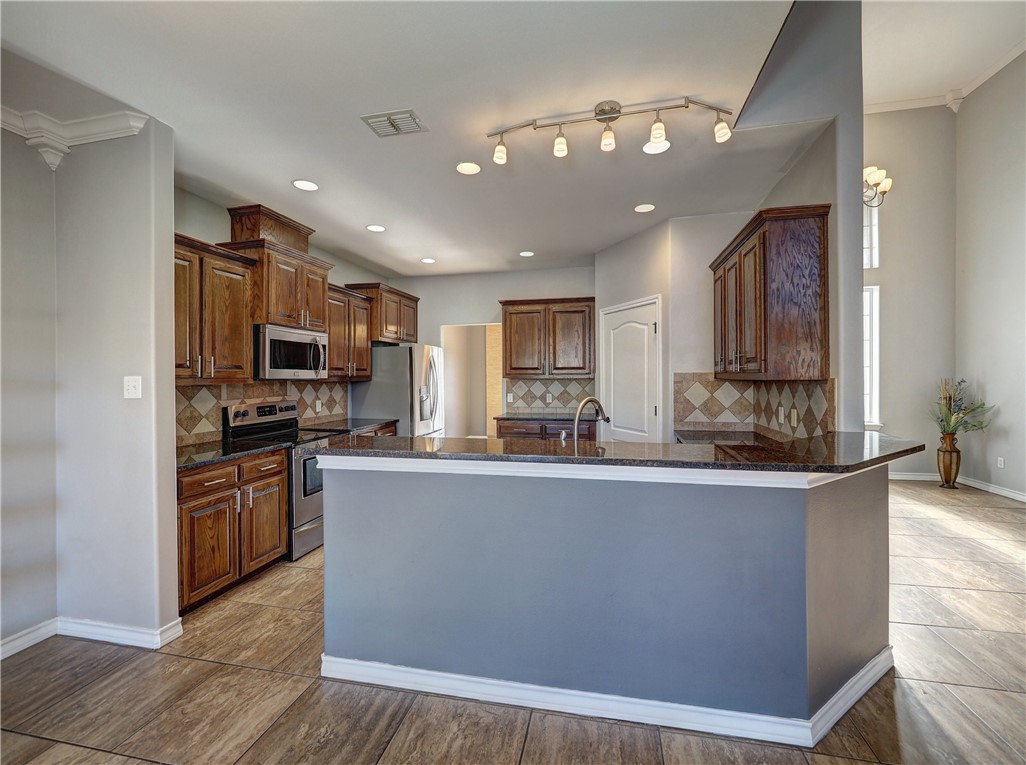 6738 Central Park Property Photo 8