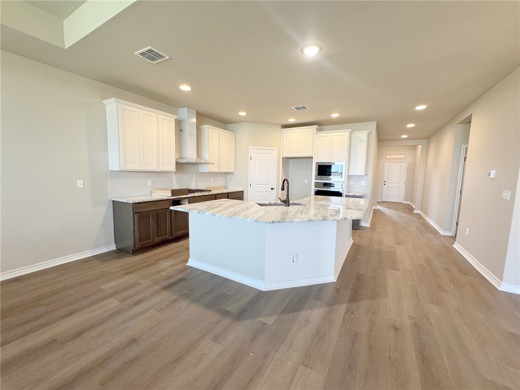 2409 Blessed St Property Photo 8