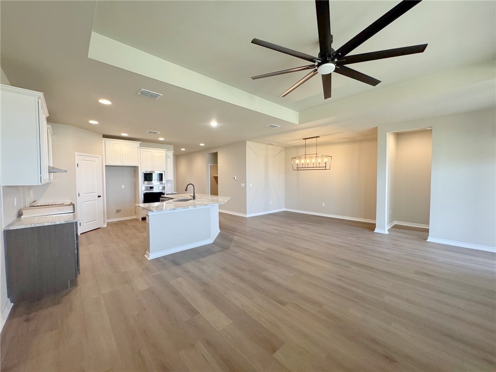 2409 Blessed St Property Photo 10