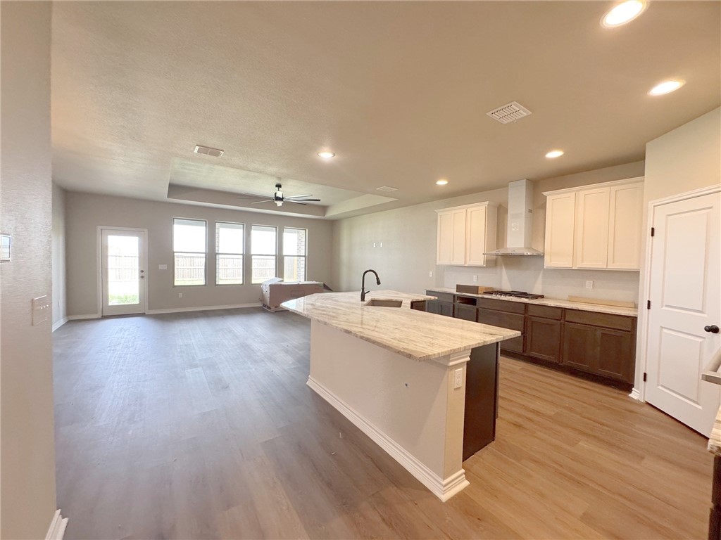 2409 Blessed St Property Photo 12