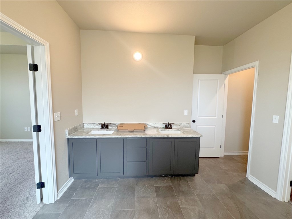 2409 Blessed St Property Photo 24