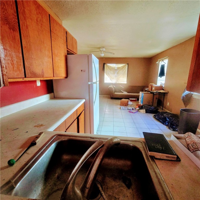 1122 N Verne St Property Photo 4