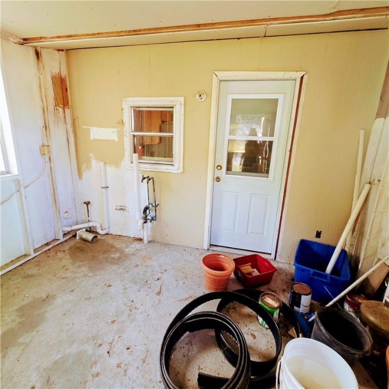 1122 N Verne St Property Photo 6