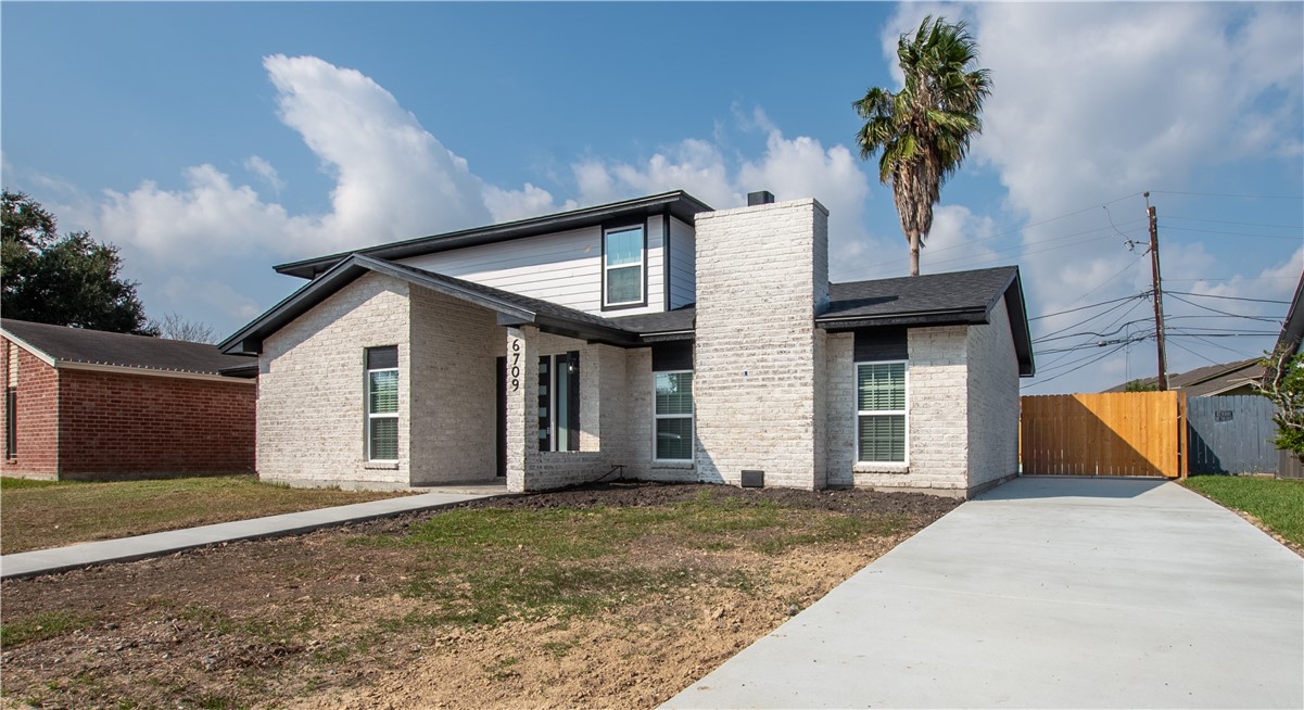 6709 Wood Iron Dr Property Photo 2