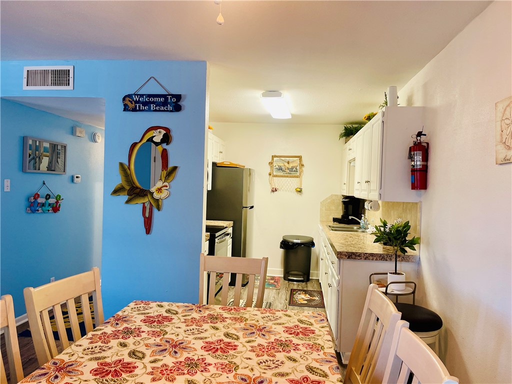 15005 Windward Dr 208 Property Photo 6