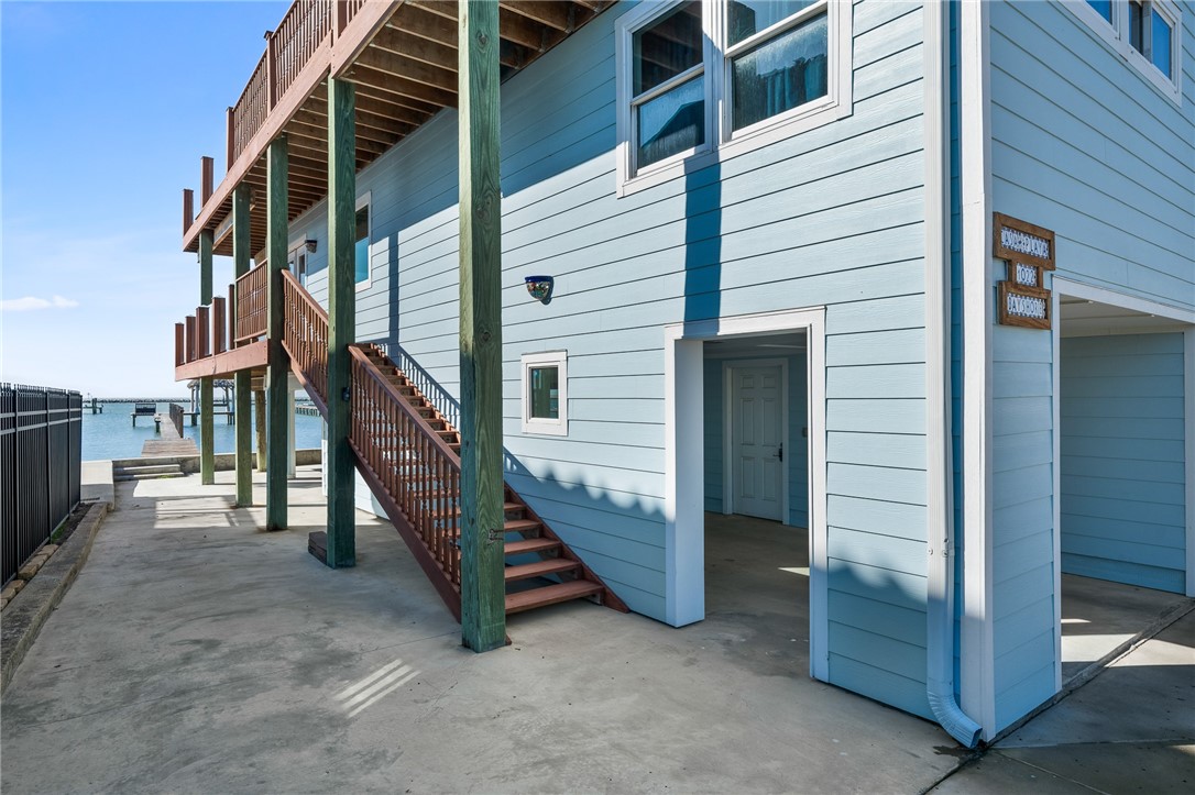 1022 Bayshore Dr Property Photo 3