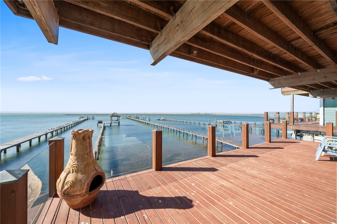 1022 Bayshore Dr Property Photo 4