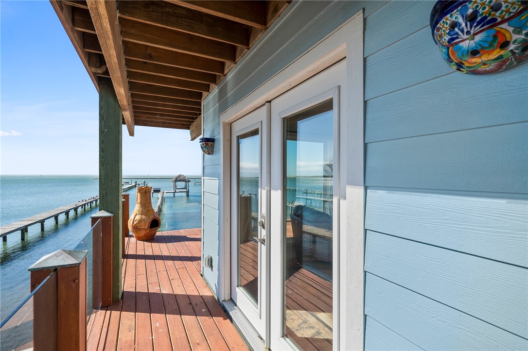 1022 Bayshore Dr Property Photo 5