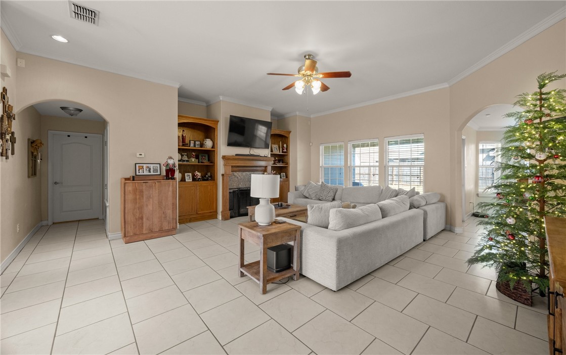 7422 Trail Creek Dr Property Photo 5