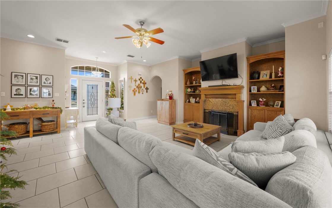 7422 Trail Creek Dr Property Photo 6