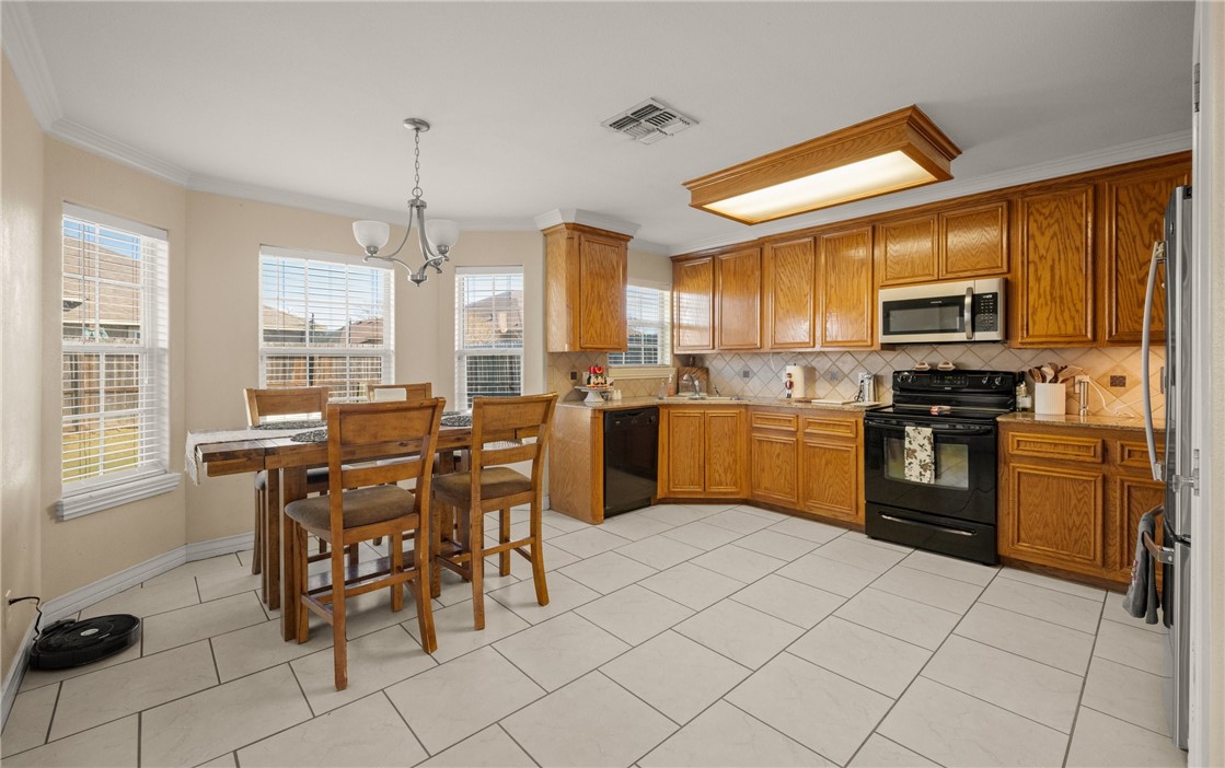 7422 Trail Creek Dr Property Photo 7