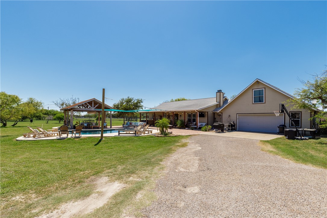 2541 Flour Bluff Dr Property Photo 4