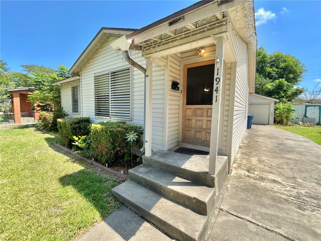 1941 Sherman St Property Photo