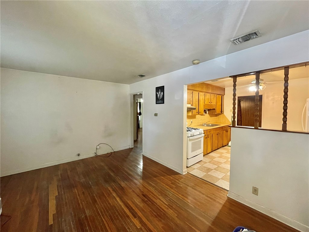 1941 Sherman St Property Photo 4