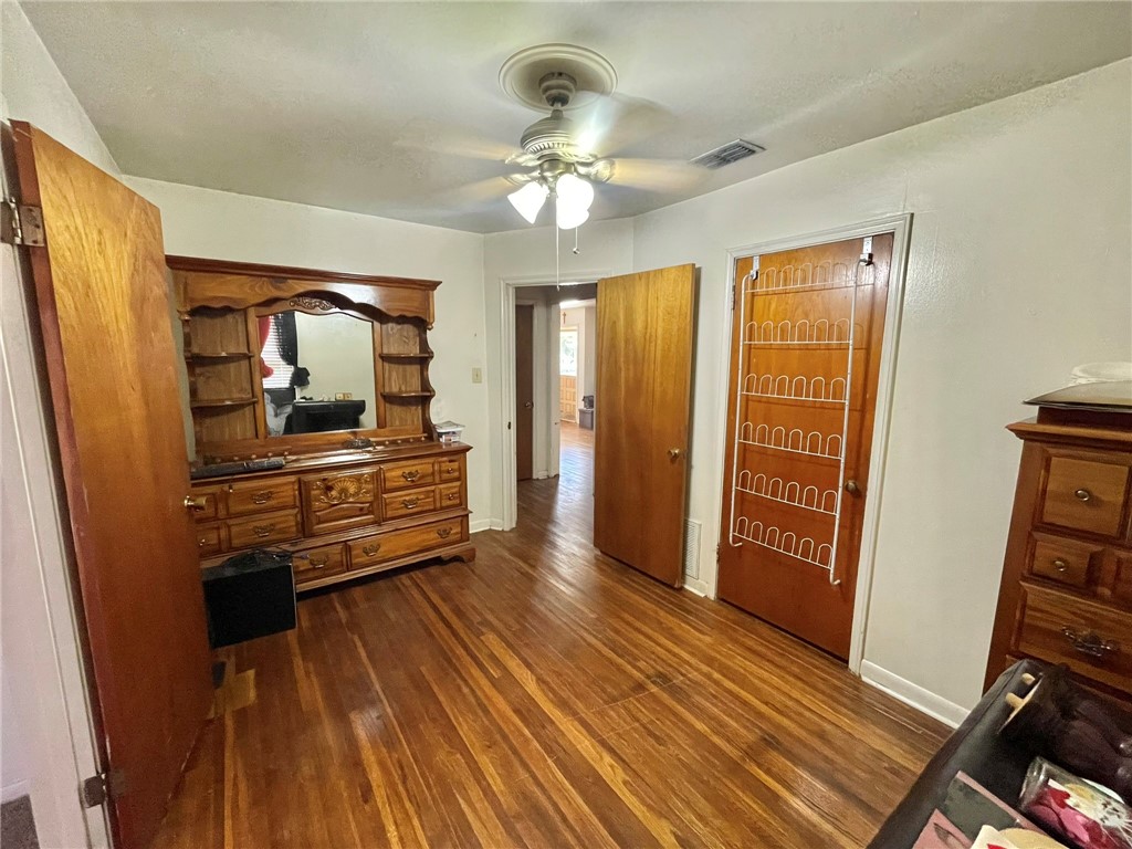 1941 Sherman St Property Photo 13