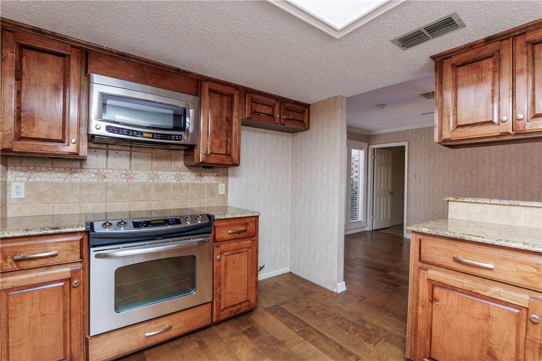 4119 Crenshaw Dr Property Photo 6
