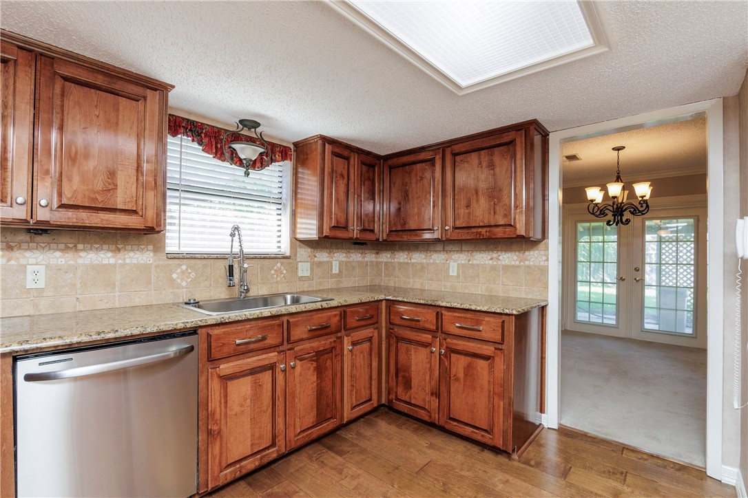 4119 Crenshaw Dr Property Photo 8