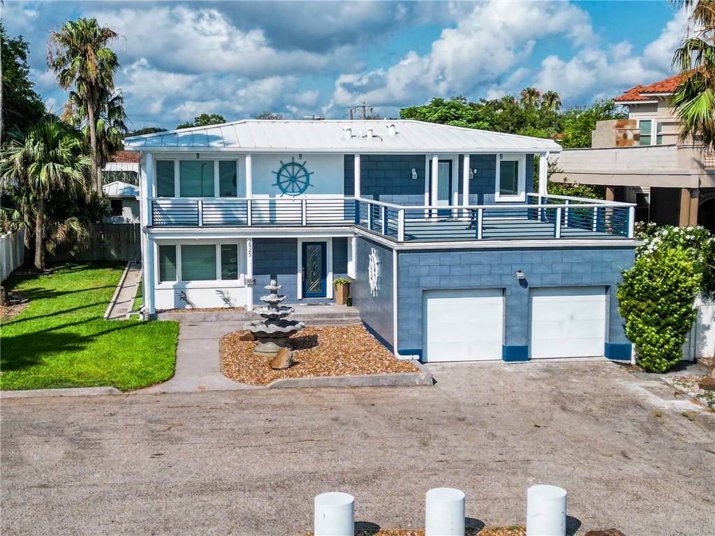 2925 Ocean Dr Property Photo 5