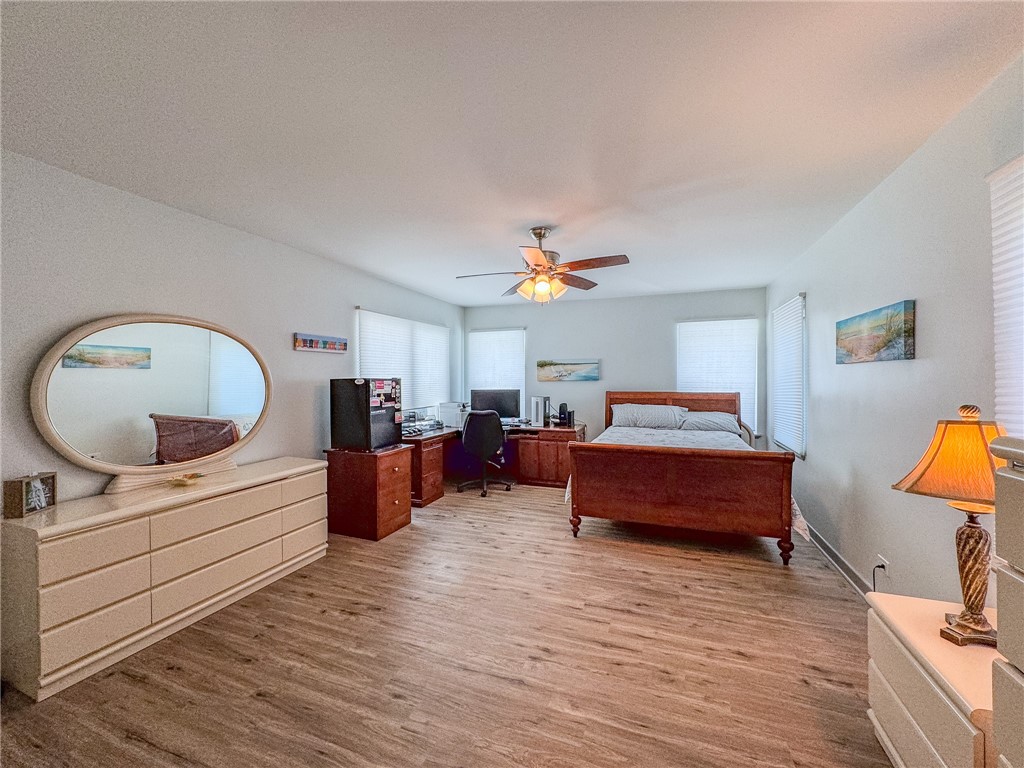 2925 Ocean Dr Property Photo 22