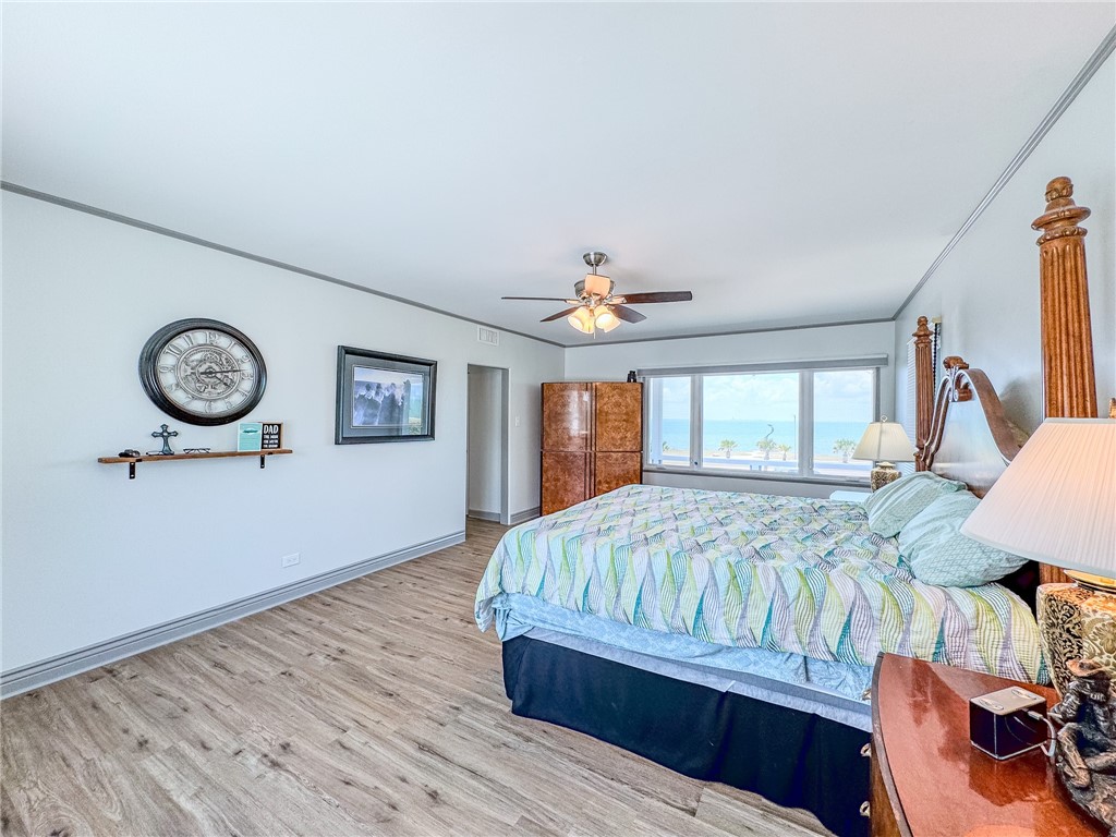 2925 Ocean Dr Property Photo 23