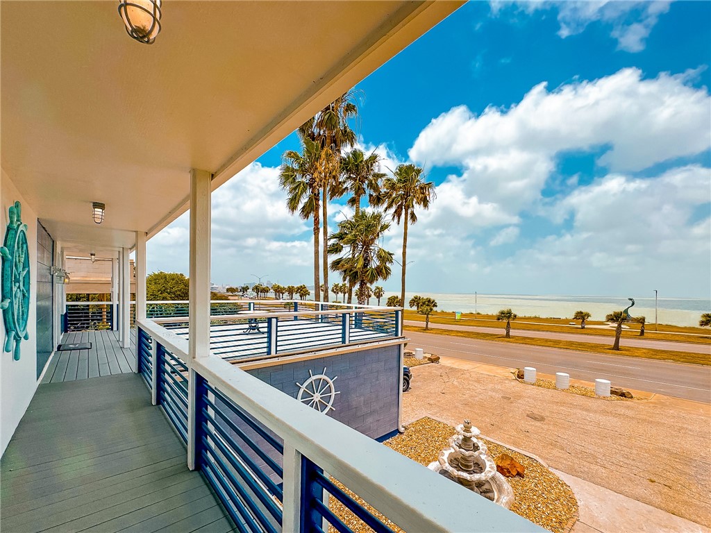 2925 Ocean Dr Property Photo 25