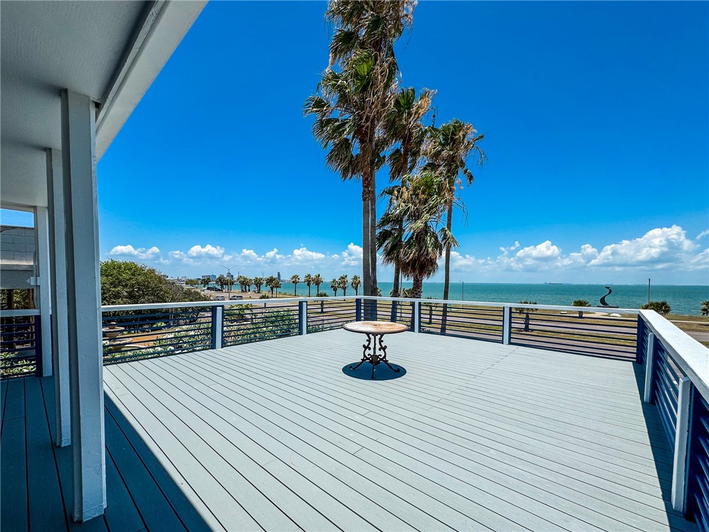 2925 Ocean Dr Property Photo 26