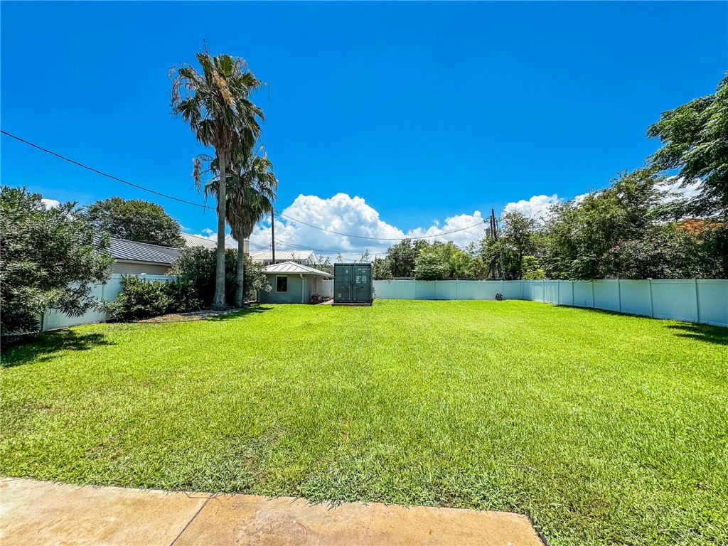 2925 Ocean Dr Property Photo 32