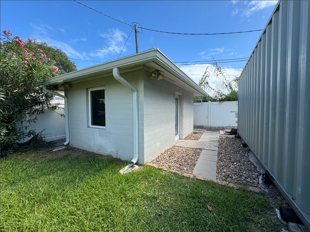 2925 Ocean Dr Property Photo 35