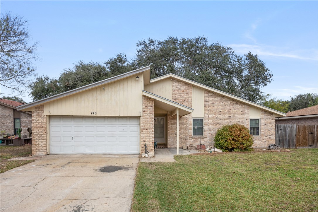 740 Briston Dr Property Photo 1